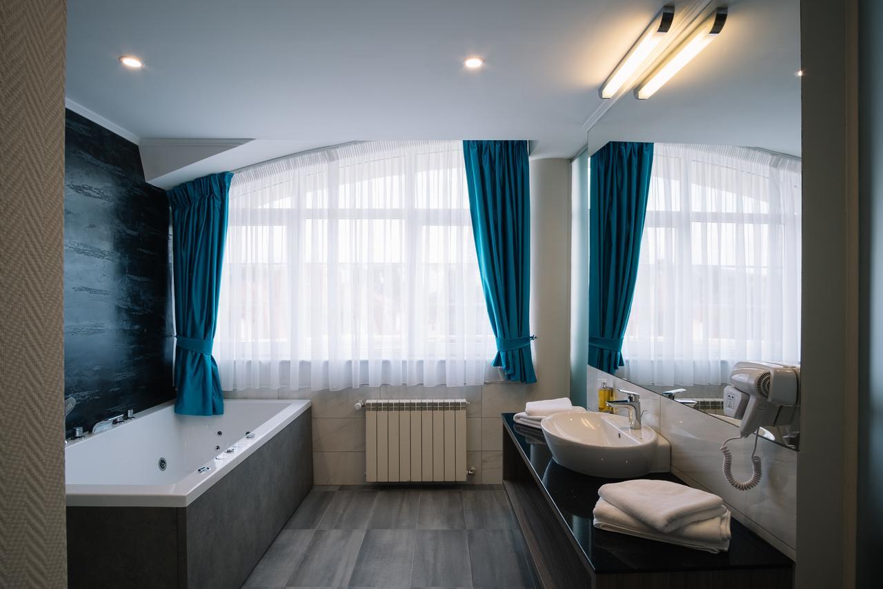 Norm Hill Hotel Cluj-Napoca Eksteriør billede