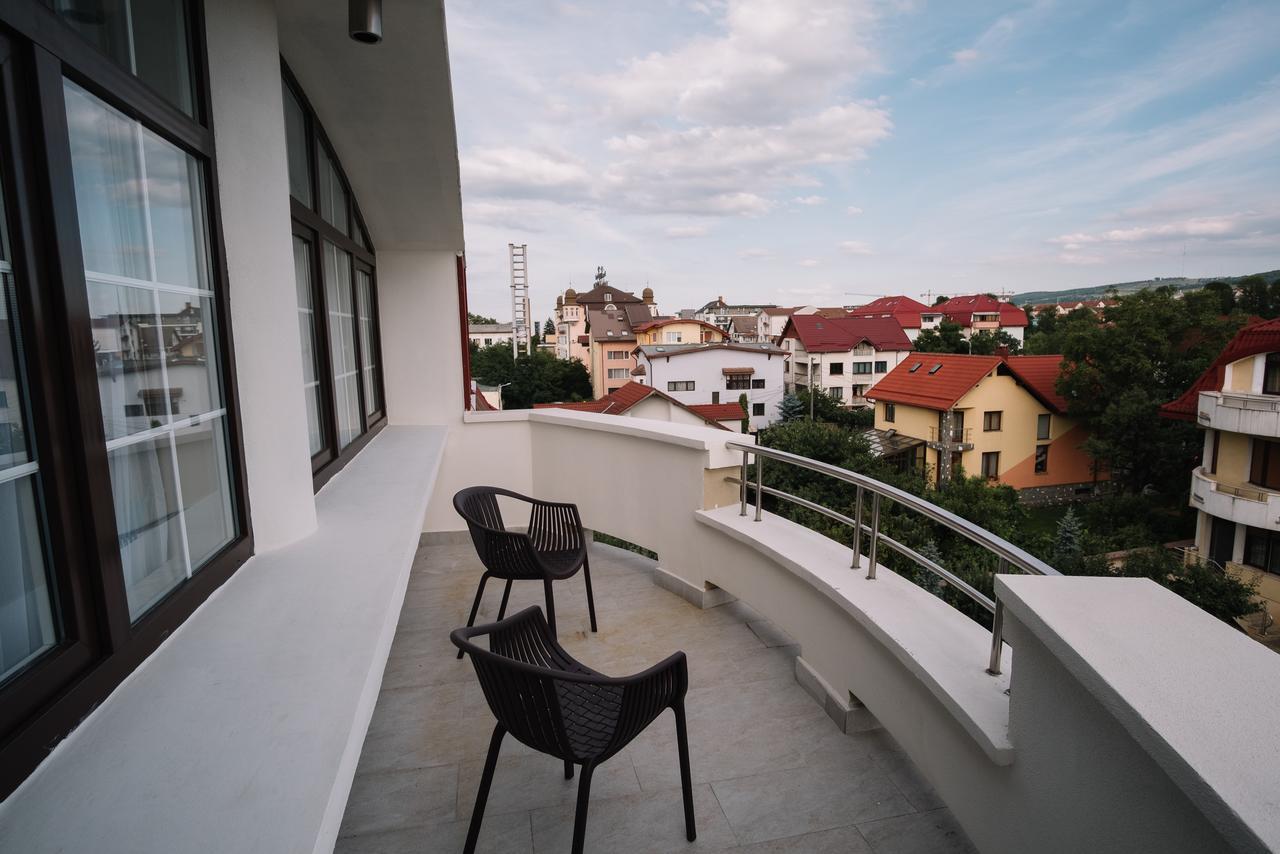 Norm Hill Hotel Cluj-Napoca Eksteriør billede